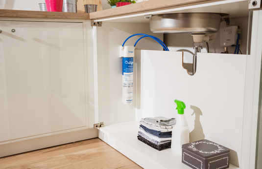 CULLIGAN Sistema Di Idratazione A 2 Livelli - Filtro Acqua Con Indicatore LED - Include Rubinetto E Cartucce